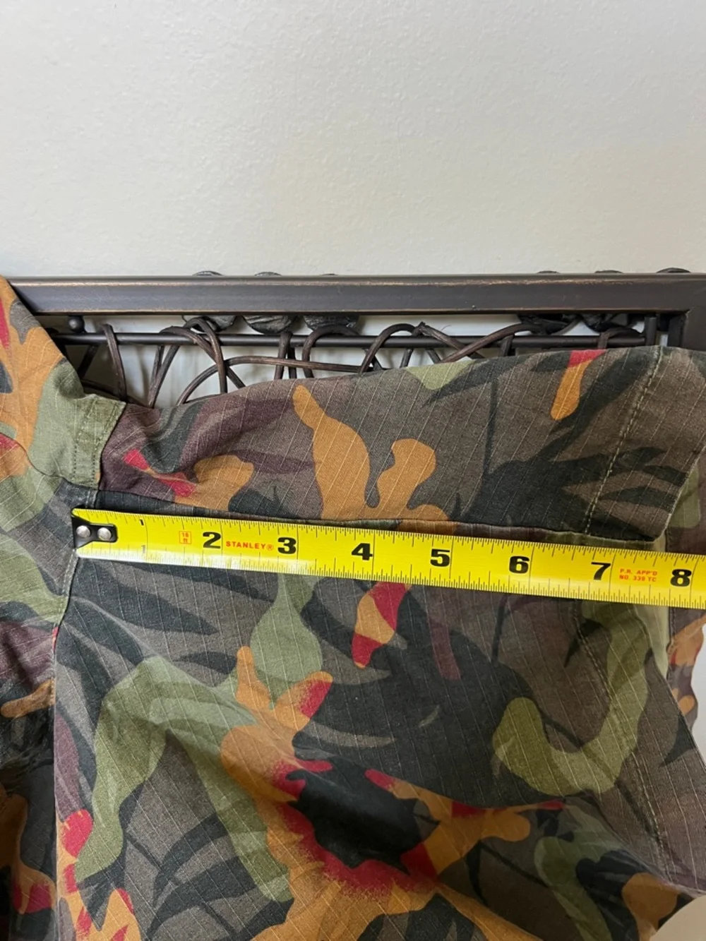 Gapflex 7.5” Easy Jogger Shorts floral tropical camo, Brown Red Green Tan Mens M - Picture 9 of 9